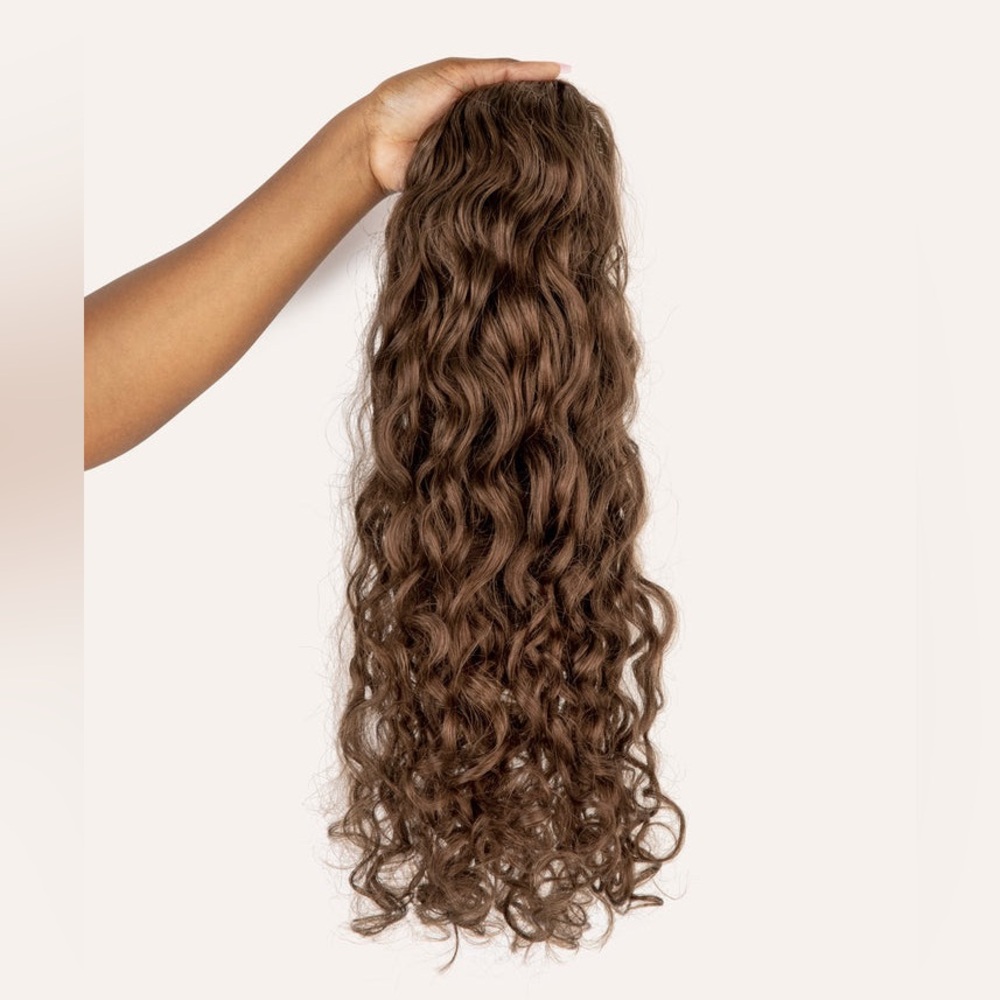 Bebonia Clip-in Extensions: Curly, Light Brown, 22”, 220G